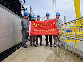 業(yè)主給華新機(jī)電黨員突擊隊(duì)頒了“金牌”！